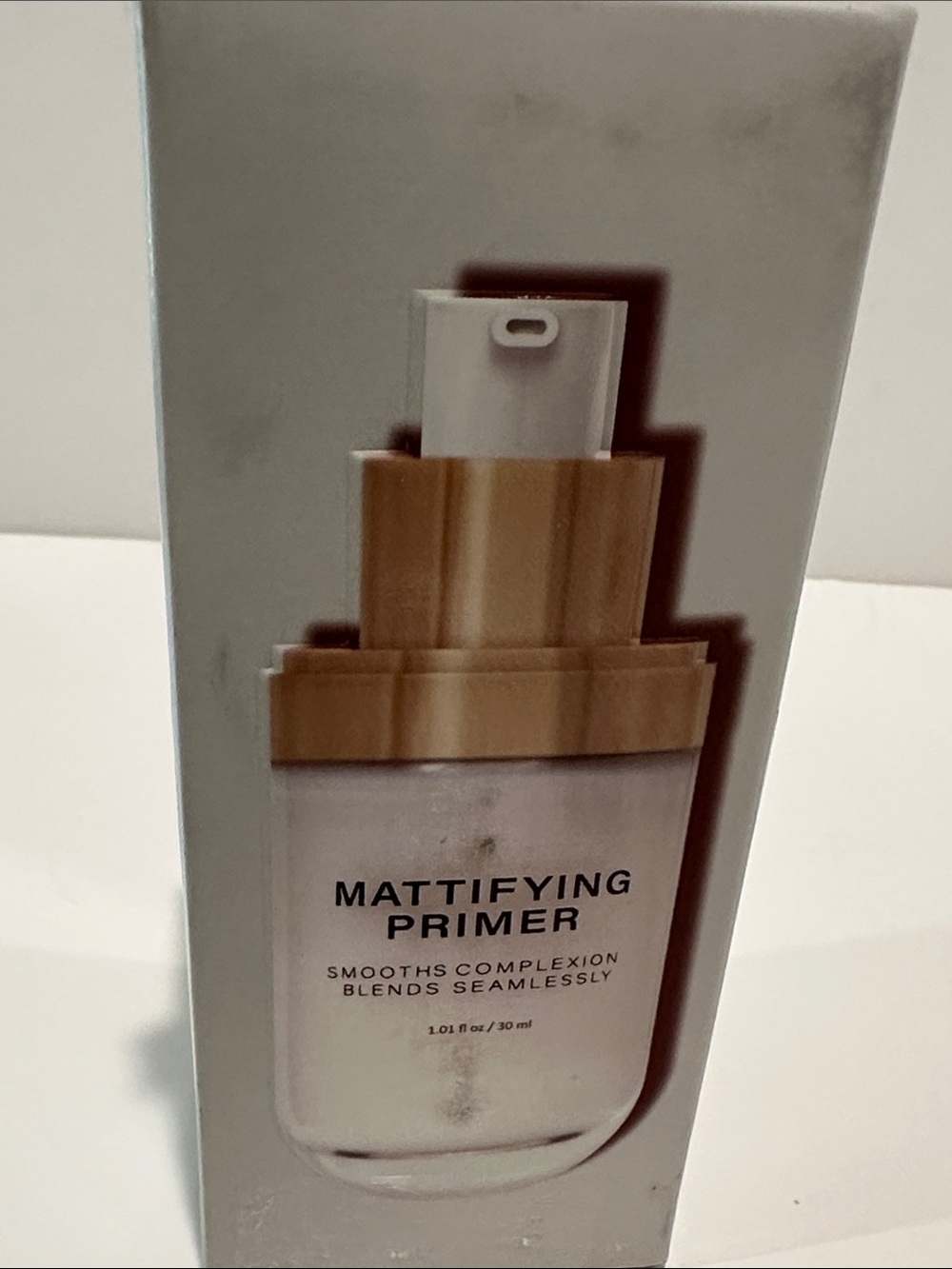 Enchante Mattifying Primer blend seamelessly to smooth your complexion.